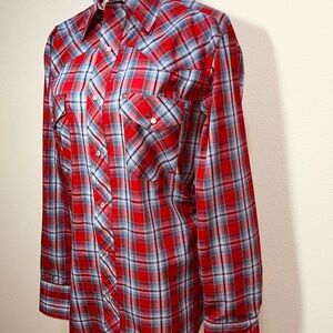 Wrangler Red and Blue Plaid Snap Casual Button Down Shirt